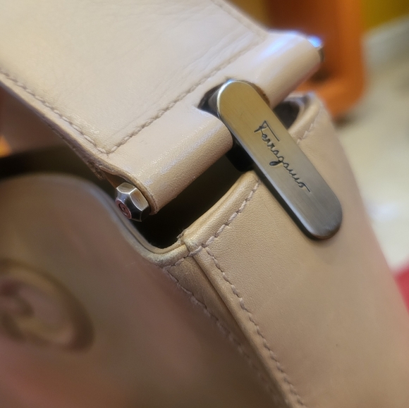 Preloved Salvatore Ferragamo Double Gancini Shoulder Bag. (RARE) Sold-AS-IS - Picture 7 of 17